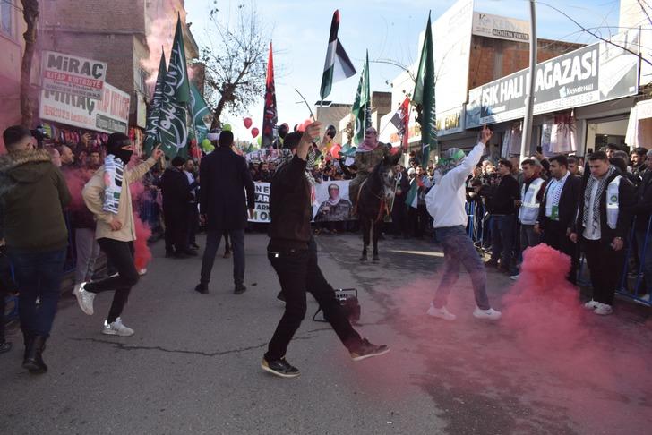 Batman'daki HÜDA PAR yürüyüşü tepkilerin odağında! 'Cihat' çağrıları yapılan anlar tartışma yarattı... Tanju Özcan'ın tepkisi gündem oldu G2