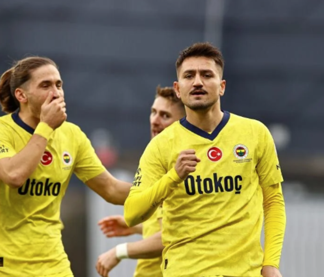 Cengiz &Uuml;nder bir d&ouml;nd&uuml; pir d&ouml;nd&uuml;, 44 dakikada hat trick! Yıldız oyuncu İstanbulspor karşısında adeta kariyer ma&ccedil;ını oynadı