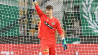 Süper Lig'de Galatasaray'a karşı çıktığı ilk maçta harikalar yarattı! 35 dakikada 5 kurtarış... Türk futbolu yeni bir kaleci kazandı