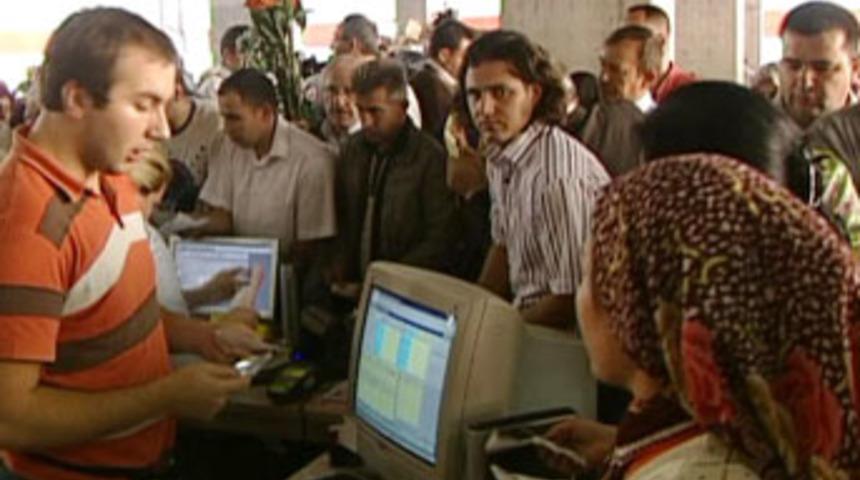 Selde zarar g&ouml;ren mallar kapış kapış!