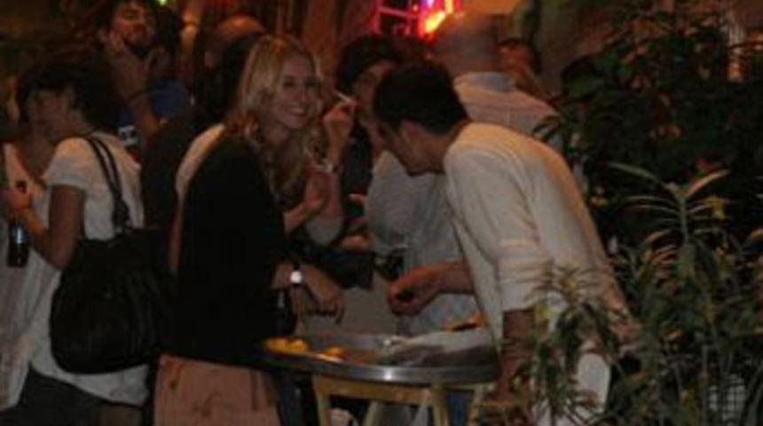 Bir saat i&ccedil;inde 50 midye!