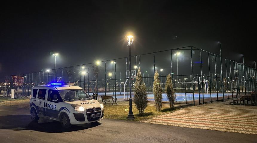 Kayseri'de basketbol oynarken rahatsızlanan üniversiteli kaldırıldığı hastanede öldü