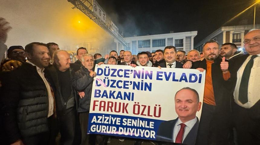 Düzce Belediye Başkanı Özlü'ye coşkulu karşılama