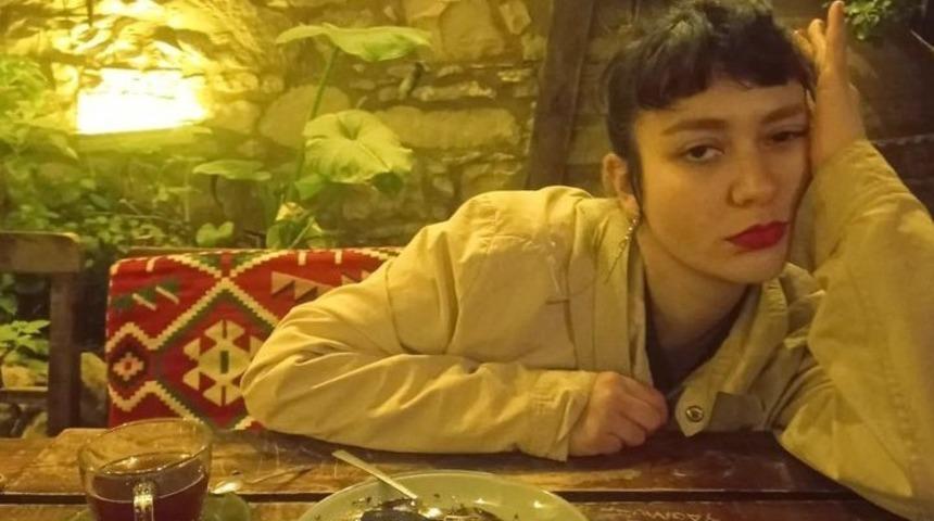 İzmir&rsquo;de &uuml;niversiteli gen&ccedil; kızın &ouml;l&uuml;m&uuml;ndeki sır perdesi aralandı