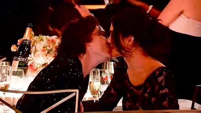 Altın Küre Ödülleri'nde Timothee Chalamet ve Kylie Jenner kimseyi umursamadı! Öpüşürken kameraya da yakalandılar