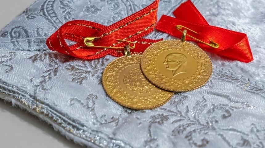 Gram altın fiyatları düşerken yastık altı altınlar için açıklama geldi! Yeni düzenlemenin ilk sinyali: Bankalar da dahil olacak