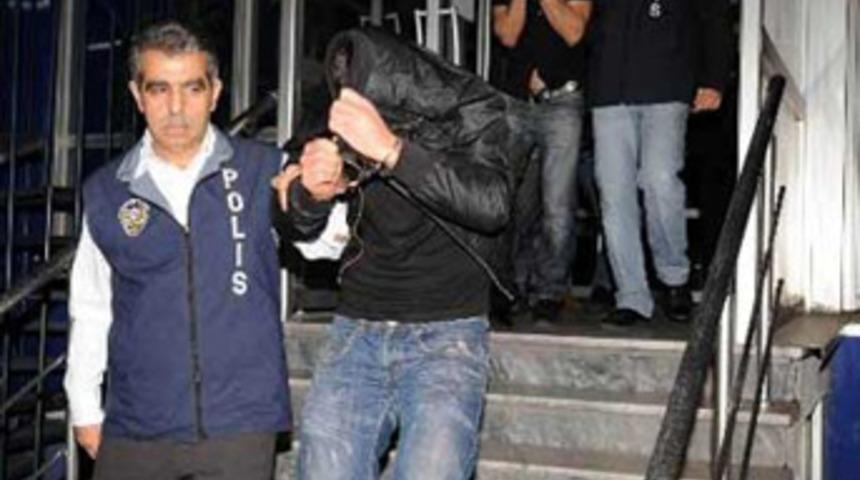 3 patron garsona tecav&uuml;z etti