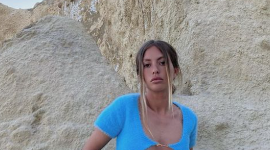 Sosyal medya fenomeni Pauline Tantot soğuk dinlemedi! Karda tanga bikinisiyle şov yaptı... Bir gören bir daha baktı