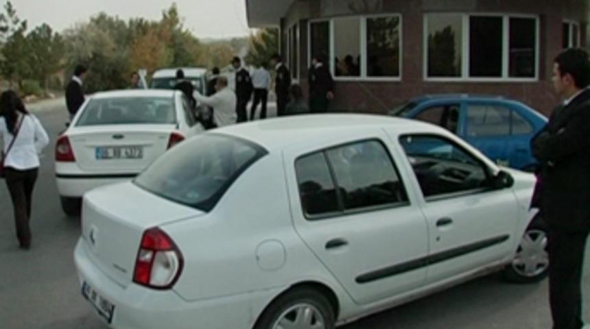 Hacettepe'de polis &ouml;ğrenci &ccedil;atışması