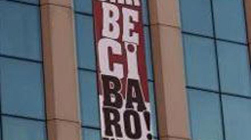 Taksim'i karıştıran pankart