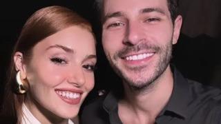 Hande Erçel ve Hakan Sabancı tatil dönüşü görüntülenince çok sinirlendi! Tepkisi şoke etti