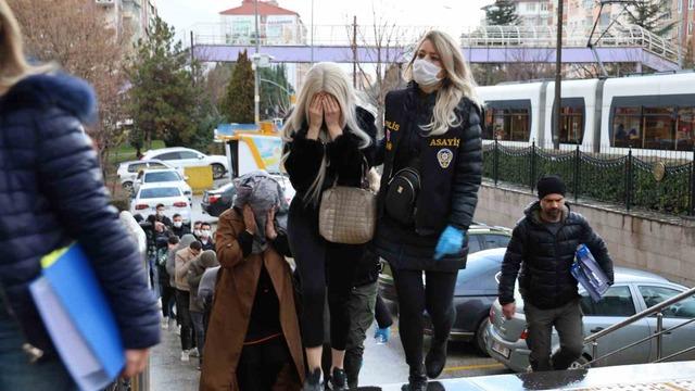 ‘Barbie-Es’ fuhuş operasyonunda yakalanan 18 şüpheli adliyeye sevk edildi
