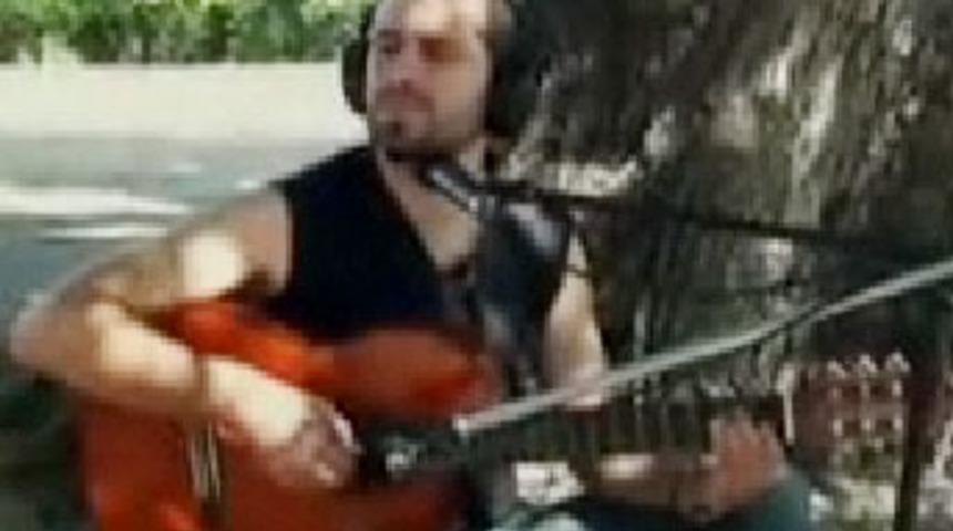 45 ayrı sanat&ccedil;ı ile 'Divane Aşık'