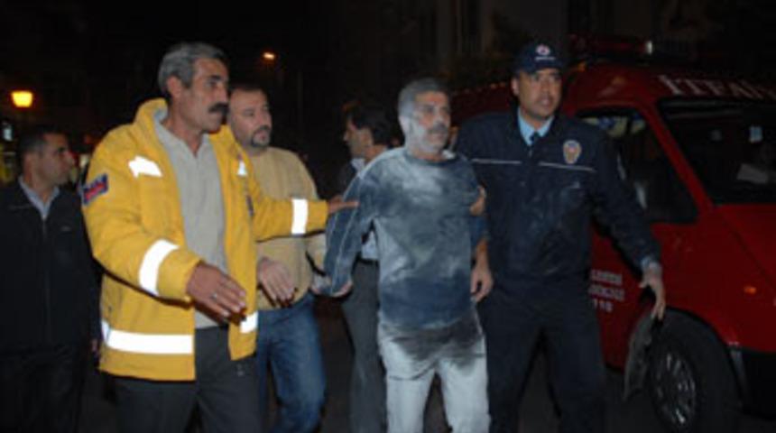 &Ccedil;ocuğu i&ccedil;in kendini yakmaya kalkıştı