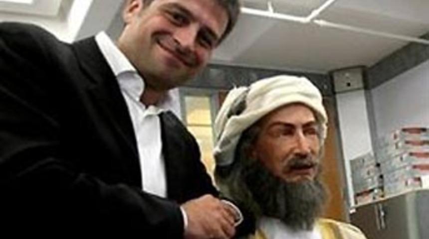 Bu robot Arap&ccedil;a konuşuyor