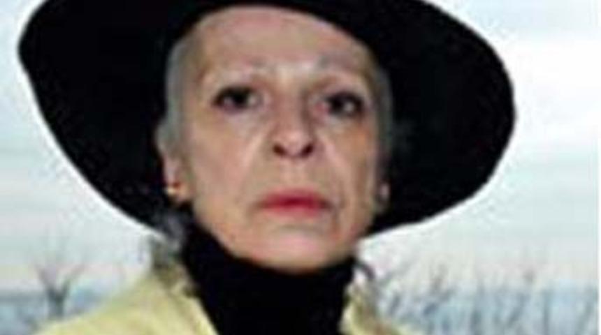 Cem Karaca'nın s&uuml;rg&uuml;ndeki sevgilisi &ouml;ld&uuml;