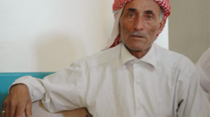 Eve giren hırsız iki kardeşten birini &ouml;ld&uuml;rd&uuml;