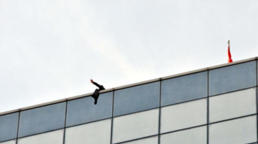 Maliye Bakanlığı'nda intihar girişimi