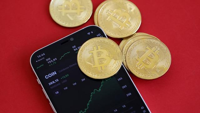 Piyasalar Bitcoin kararını beklerken SEC Başkanı'ndan kripto para uyarısı