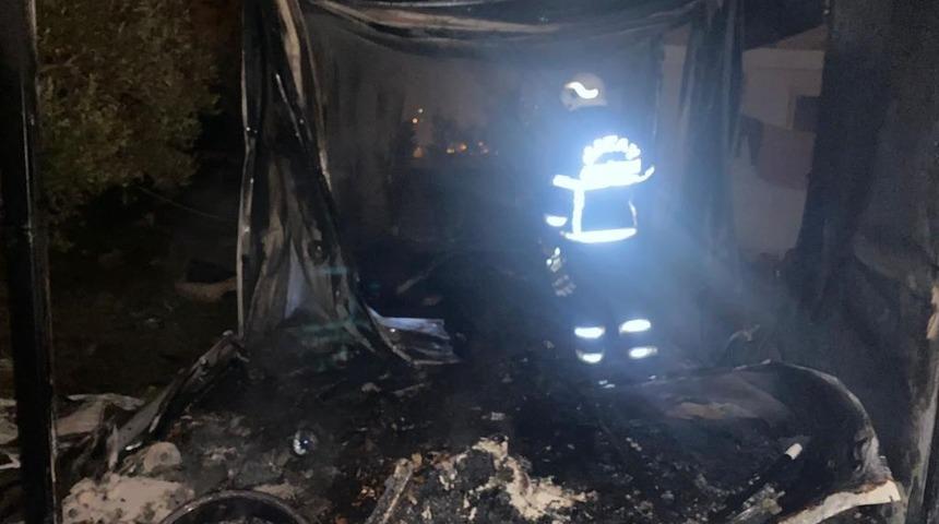 Antakya’da konteyner yangını söndürüldü