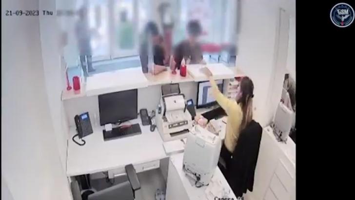 Bu yöntemlerle vatandaşları soyup soğana çevirdiler! 'Vergi ve trafik cezası' yalanıyla dolandırıyorlardı, 20 ilde 75 kişi yakalandı G4