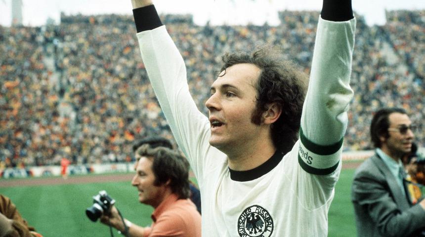 Futbol dünyası, hayatını kaybeden Beckenbauer'in yasını tutuyor