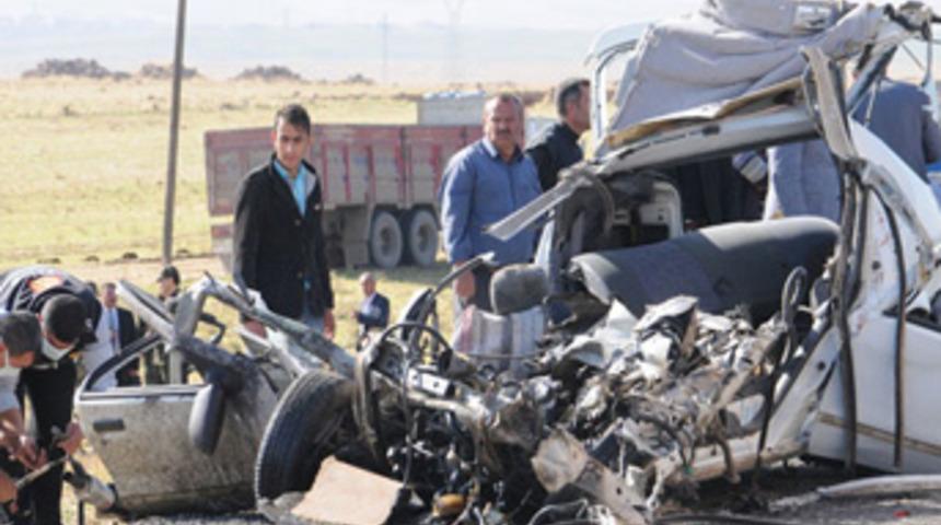 Par&ccedil;alanarak can verdiler: 3 &ouml;l&uuml;