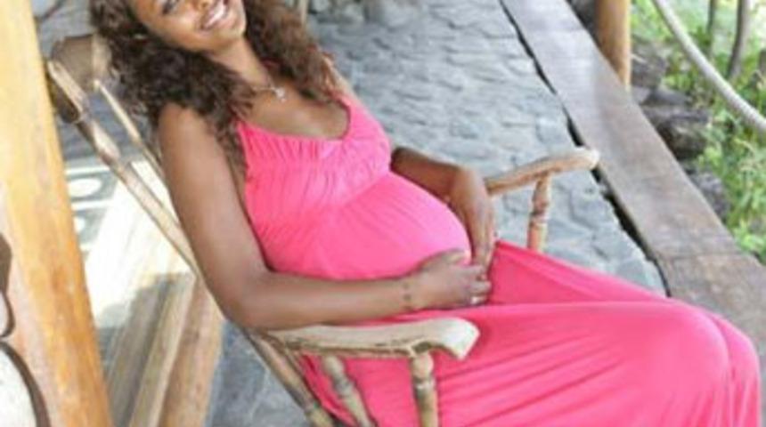 "Bebeğin rengini merak ediyoruz