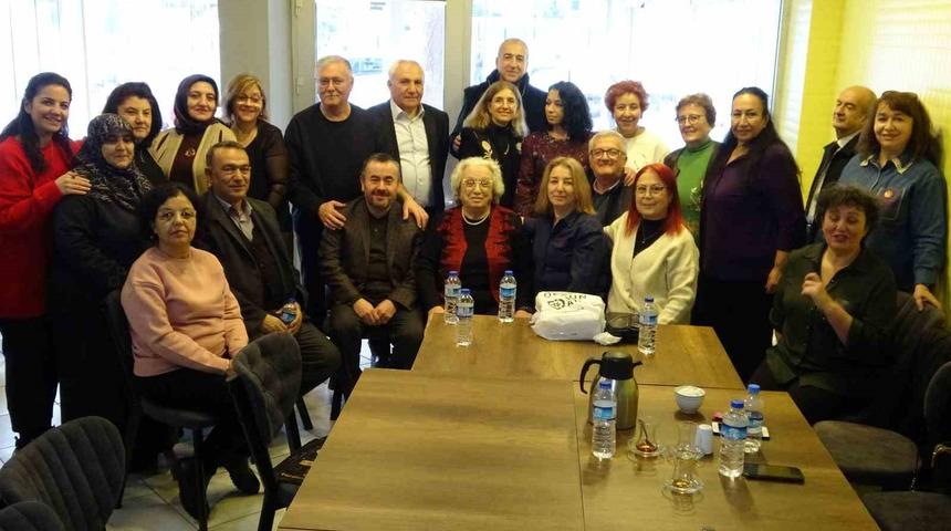 İlkokul arkadaşları 50 yıl sonra buluştu