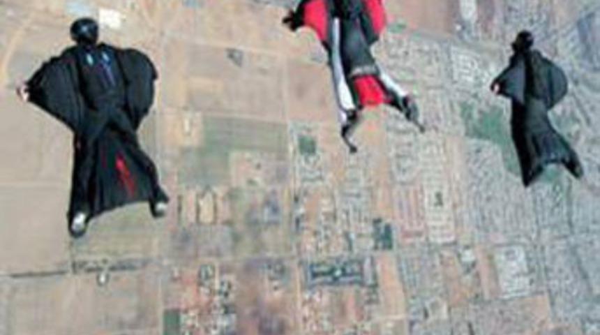 Paraş&uuml;ts&uuml;z iniş yapılabilir mi?