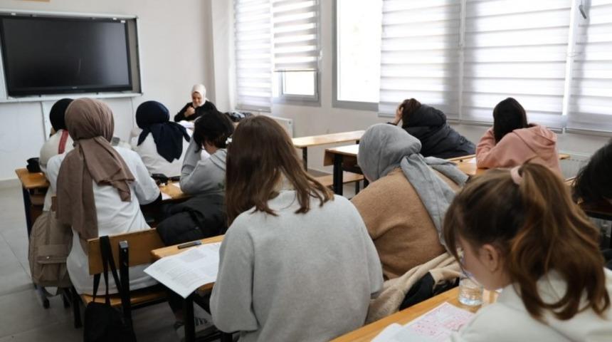 Gediz’de ödüllü TYT deneme sınavının ikincisi gerçekleştirildi