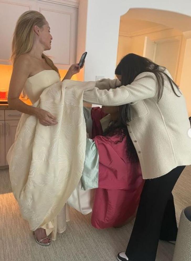 Gillian Anderson Altın Küre'de öyle bir elbise giydi ki... Dikkatli gözler hemen fark etti G2