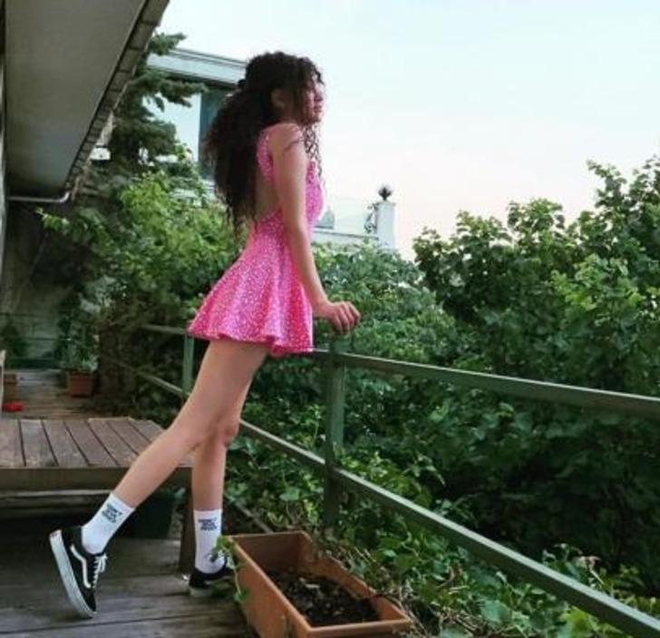 Estetikle bambaşka biri olmuştu! Çok Güzel Hareketler Bunlar'ın yıldızı Zeynep Koçak Boğaz manzaralı lüks evinden paylaştı G5