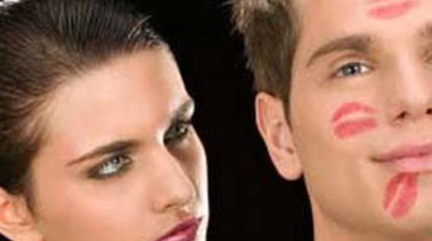 Aldatan erkek aslında...