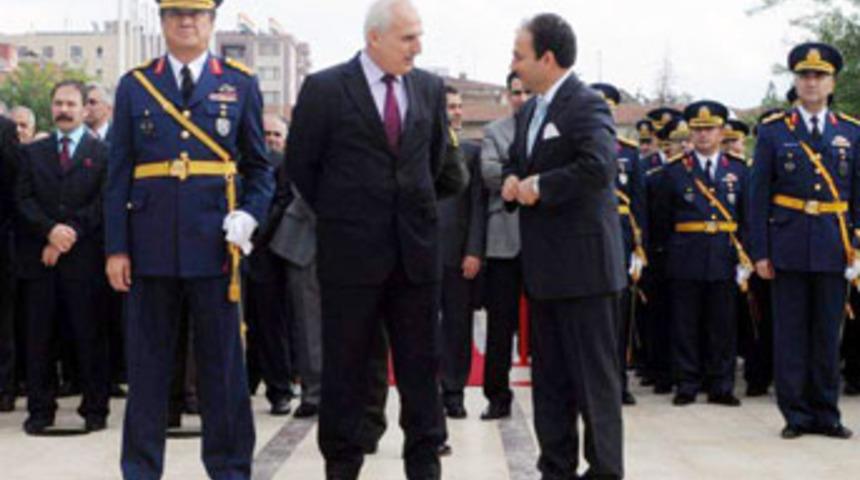 Baydemir Korgenerali g&ouml;rmezden geldi