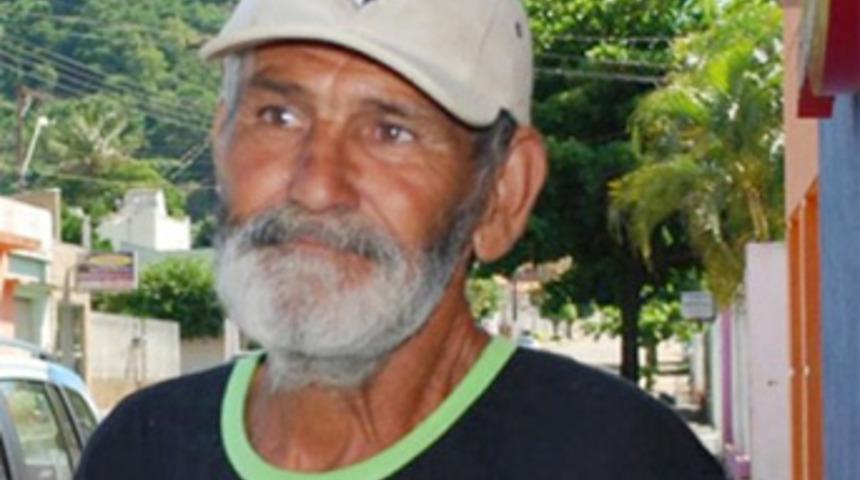 Kendi cenazesine gitti