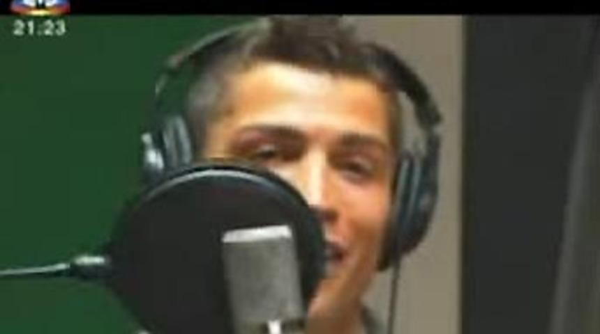 Ronaldo şarkı s&ouml;ylerse!