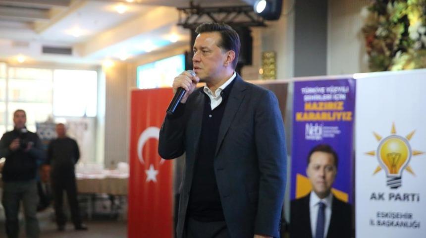 Eskişehir'den aday olan Nebi Hatipoğlu'ndan basın mensuplarına 'asgari ücret' vaadi! 
