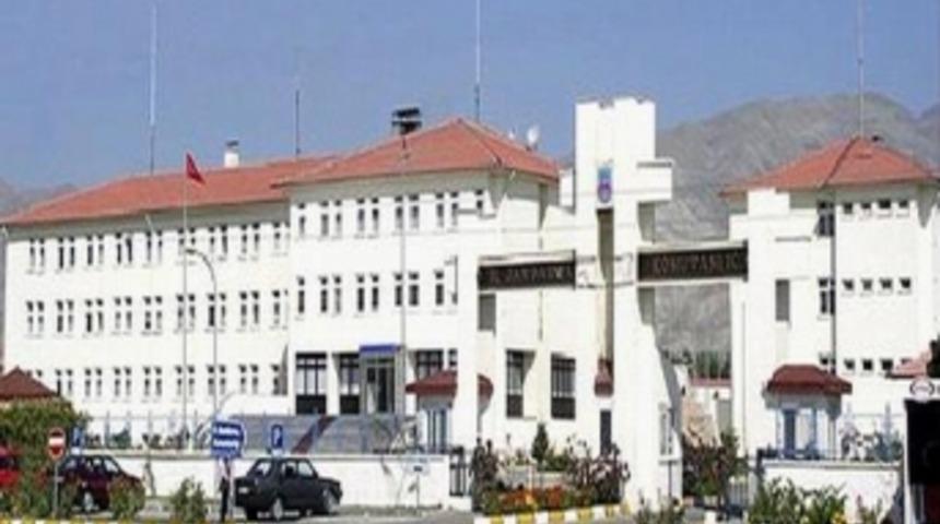 Erzincan'da iki asker g&ouml;zaltına alındı