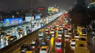 İstanbul'da trafik durma noktasına geldi! Yüzde 87'ye ulaştı