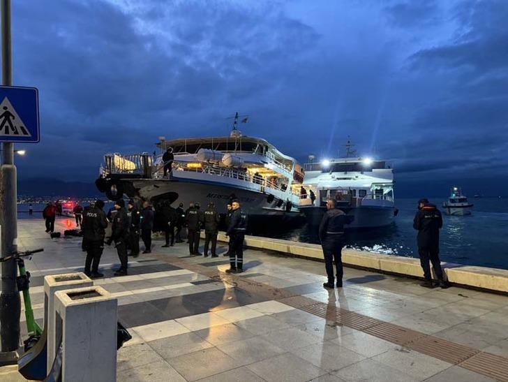 İzmir'de kaptanı rahatsızlanan vapur rotadan çıkarak karaya çarptı, yolcular büyük panik yaşadı! G1