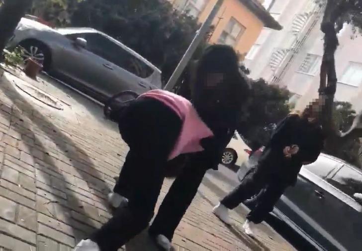 Kız öğrenciler sokak ortasında birbirine girdi! Kavga görüntüleri sosyal medyada gündem olunca soruşturma başlatıldı G4