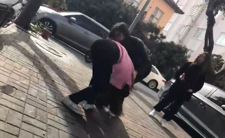 Kız öğrenciler sokak ortasında birbirine girdi! Kavga görüntüleri sosyal medyada gündem olunca soruşturma başlatıldı G5