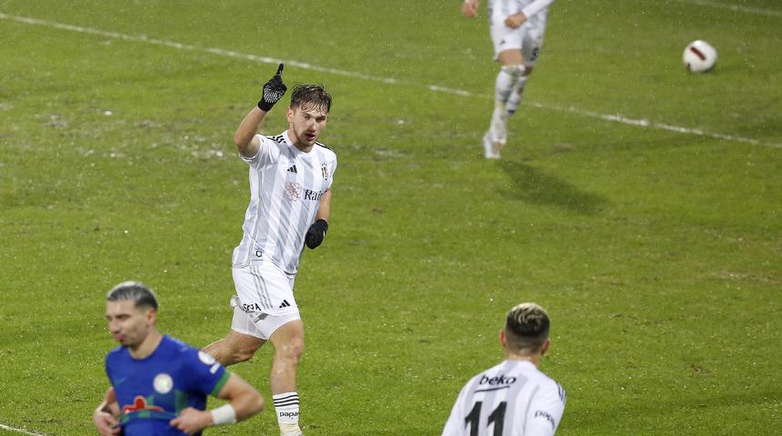 2 gol 1 asistle oynadı, son 3 maçta da gol attı! Bu performansına rağmen Semih Kılıçsoy yine de kendisini eleştirdi