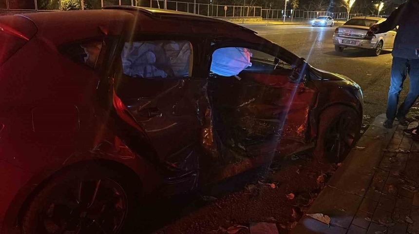 Siverek&rsquo;te zincirleme trafik kazası: 2 yaralı