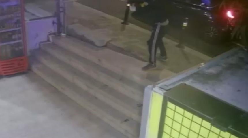 Büyükçekmece’de tekel bayiine otomatik silahlı saldırı düzenlendi