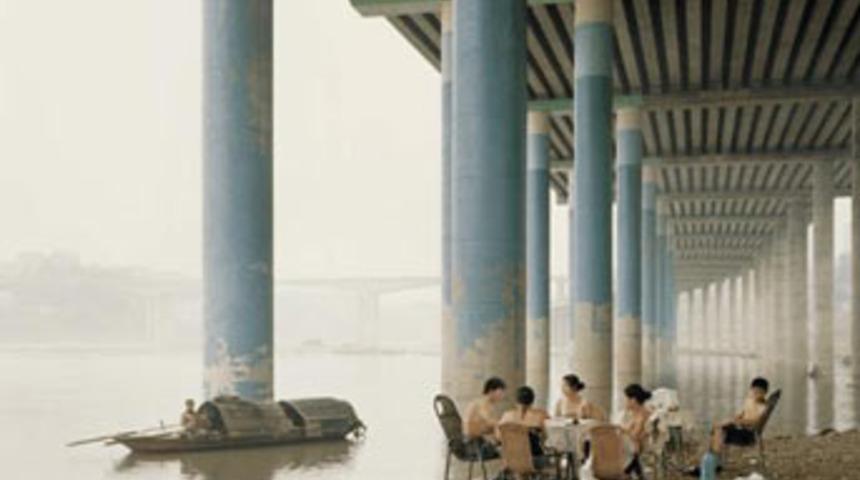 Prix Pictet &ouml;d&uuml;l&uuml; Nadav'ın