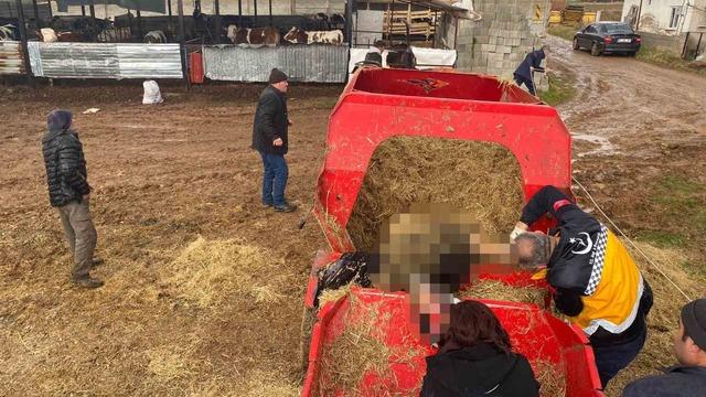 Yem karma makinesinde can verdi! Afyonkarahisar'da feci ölüm: Vücudunun yarısı içeride kaldı