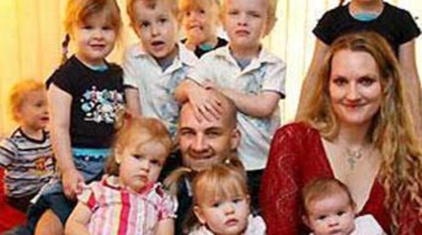 İki dördüzden sonra ikiz doğurdu