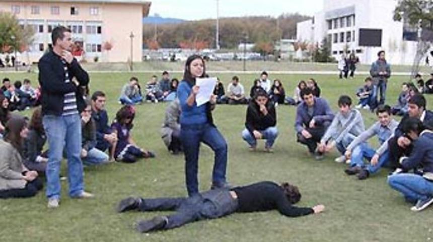 Y&Ouml;K Başkanı d&ouml;v&uuml;lerek &ouml;ld&uuml;r&uuml;ld&uuml;!